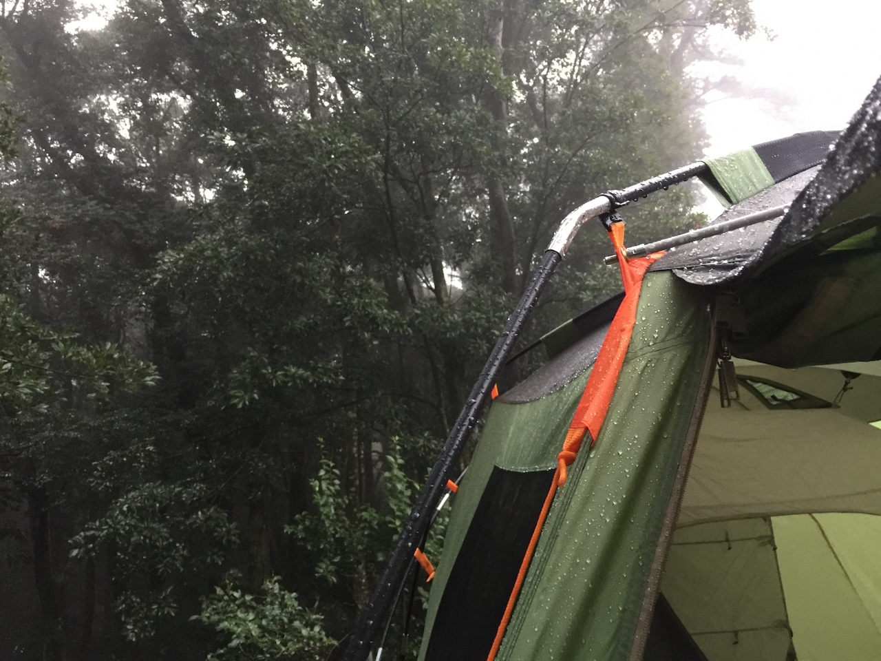 コット ジアン テント本体 耐水圧 2，000m 突然の雨でも安心 簡単